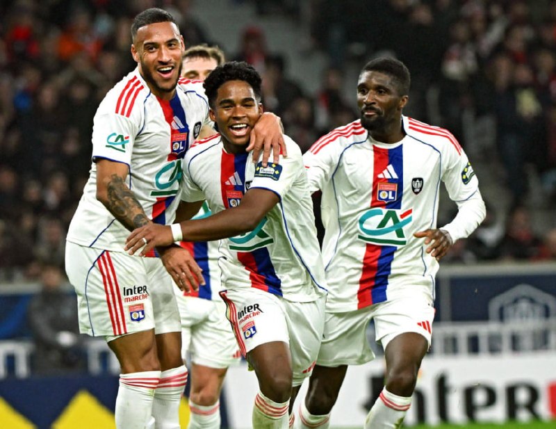 Endrick masterclass stuns PSG as Lyon secure huge 2-1 Ligue 1 victory in Paris